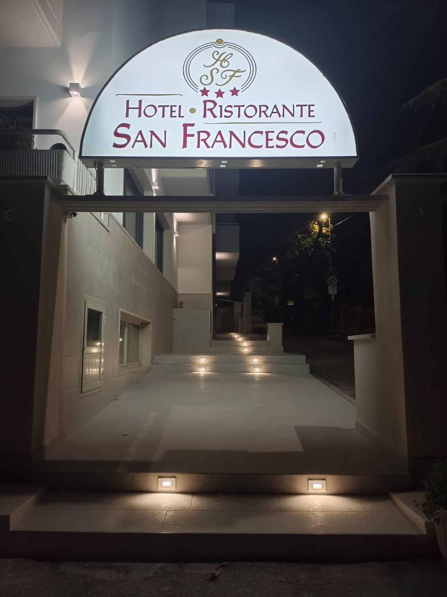 סן ג'יואבאני רוטונדו Hotel San Francesco מראה חיצוני תמונה